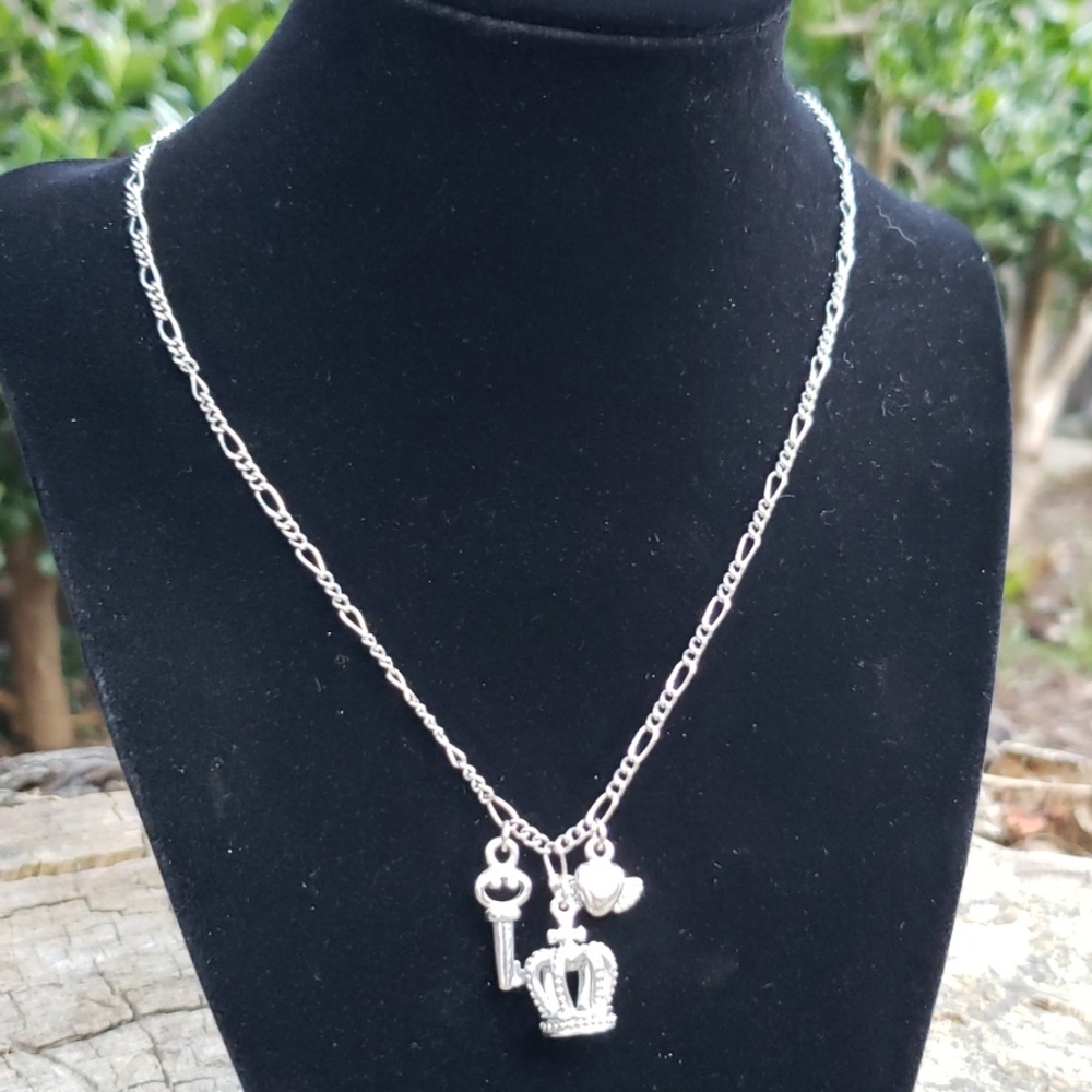 Gwen Charm Necklace
